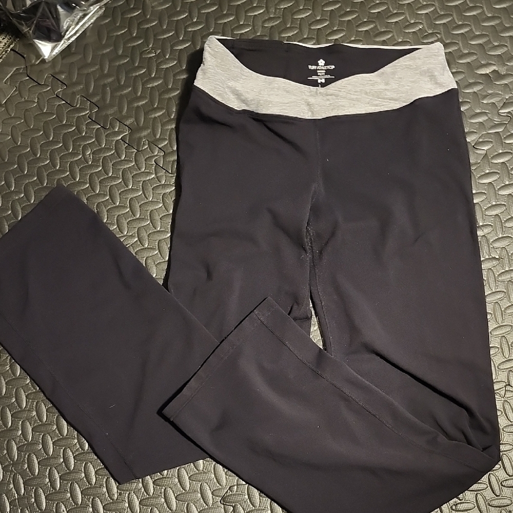Tuff Athletics Black and Gray Activewear Yoga Pants Size M MADE IN CANADA!!